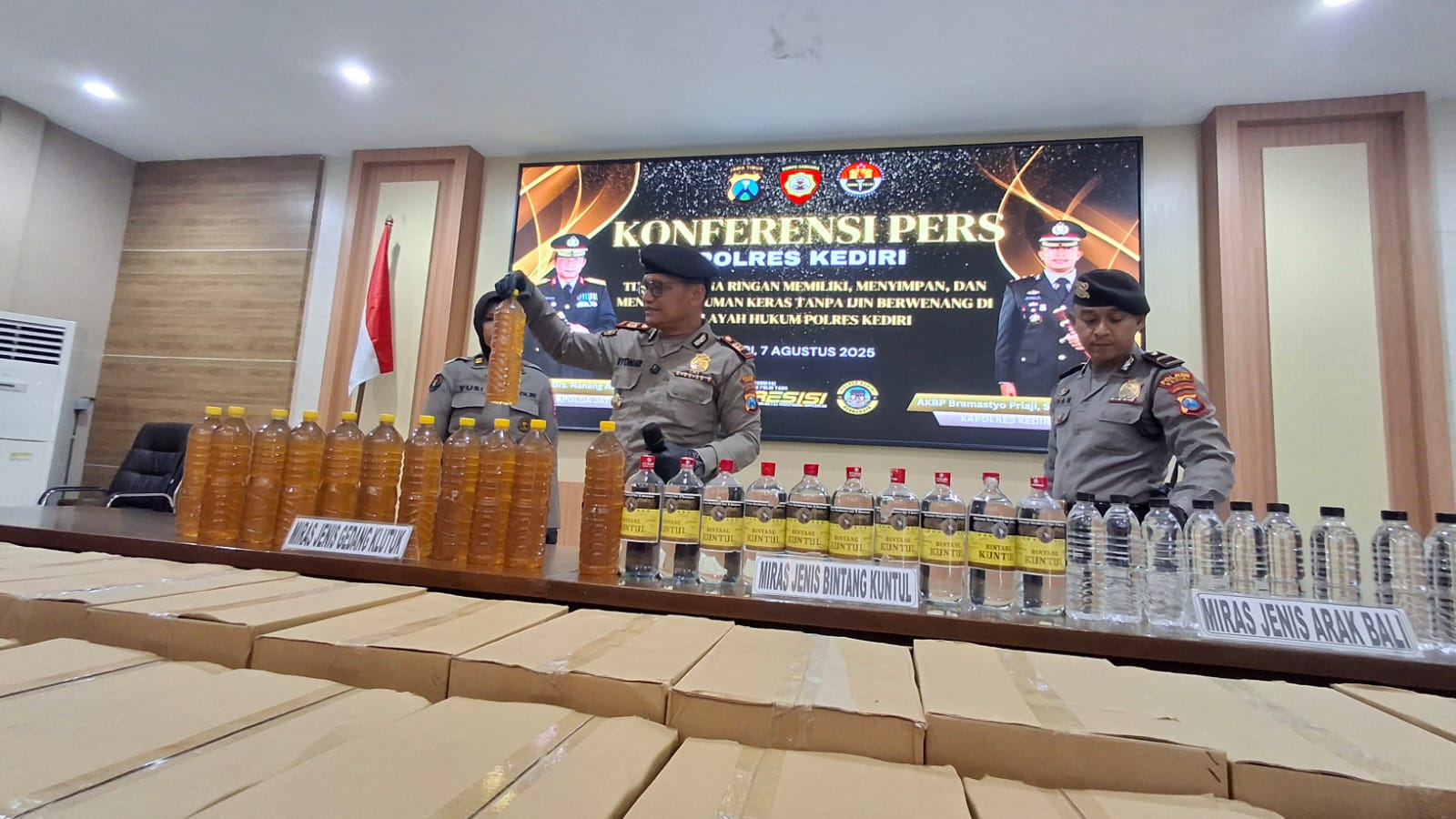Gerebek Gudang, Polres Kediri Amankan 1.660 Miras