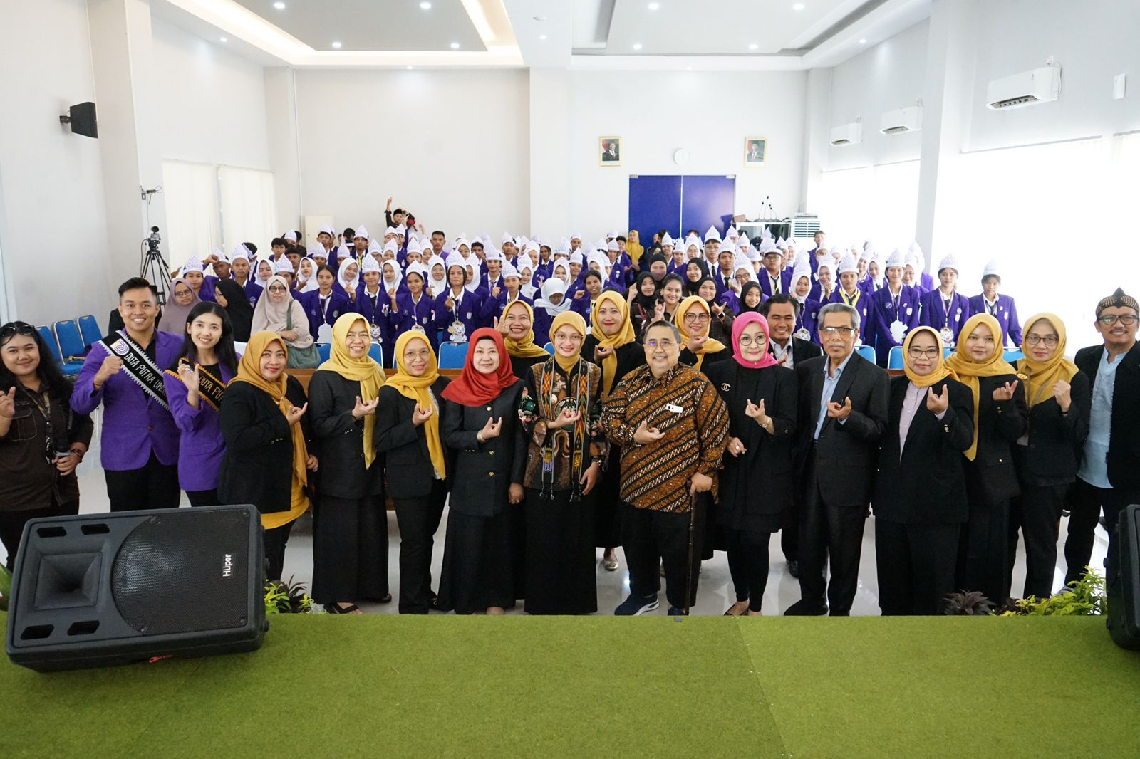 Mbak Wali Bagikan Motivasi Kepemimpinan Wanita Era Modern di Universitas Strada