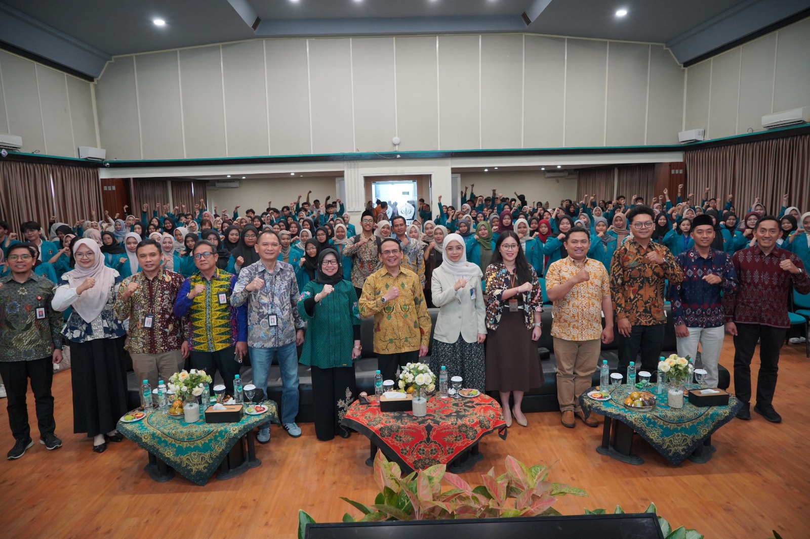 Perkuat Literasi Keuangan Generasi Muda, Kepala Eksekutif OJK Agusman Paparkan Kiprah Sektor PVML di Kampus Uniska Kediri