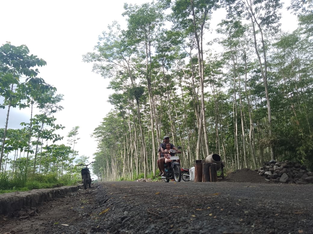 TMMD ke-127 Kodim 0809/Kediri Bangun Jalan Tembus 1.657 Meter, Progres 60 Persen