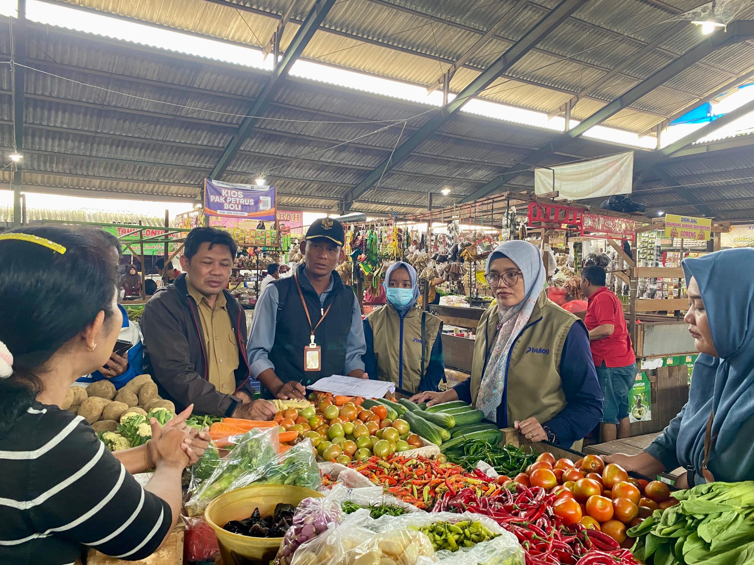 BULOG Kediri Sidak Pasar Pahing, Pastikan Harga Beras dan MinyakKita Stabil Selama Bulan Ramadhan 2026