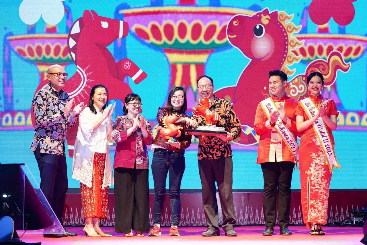 Diplomasi Kreatif Indonesia-Tiongkok di Harmoni Imlek Nusantara Lewat Pertukaran Maskot Kuda Api