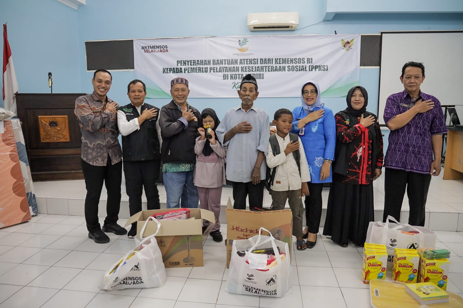Dinsos Kota Kediri Fasilitasi Penyaluran 215 Bantuan ATENSi Dari Kemensos Melalui Sentra Terpadu “Kartini” Temanggung