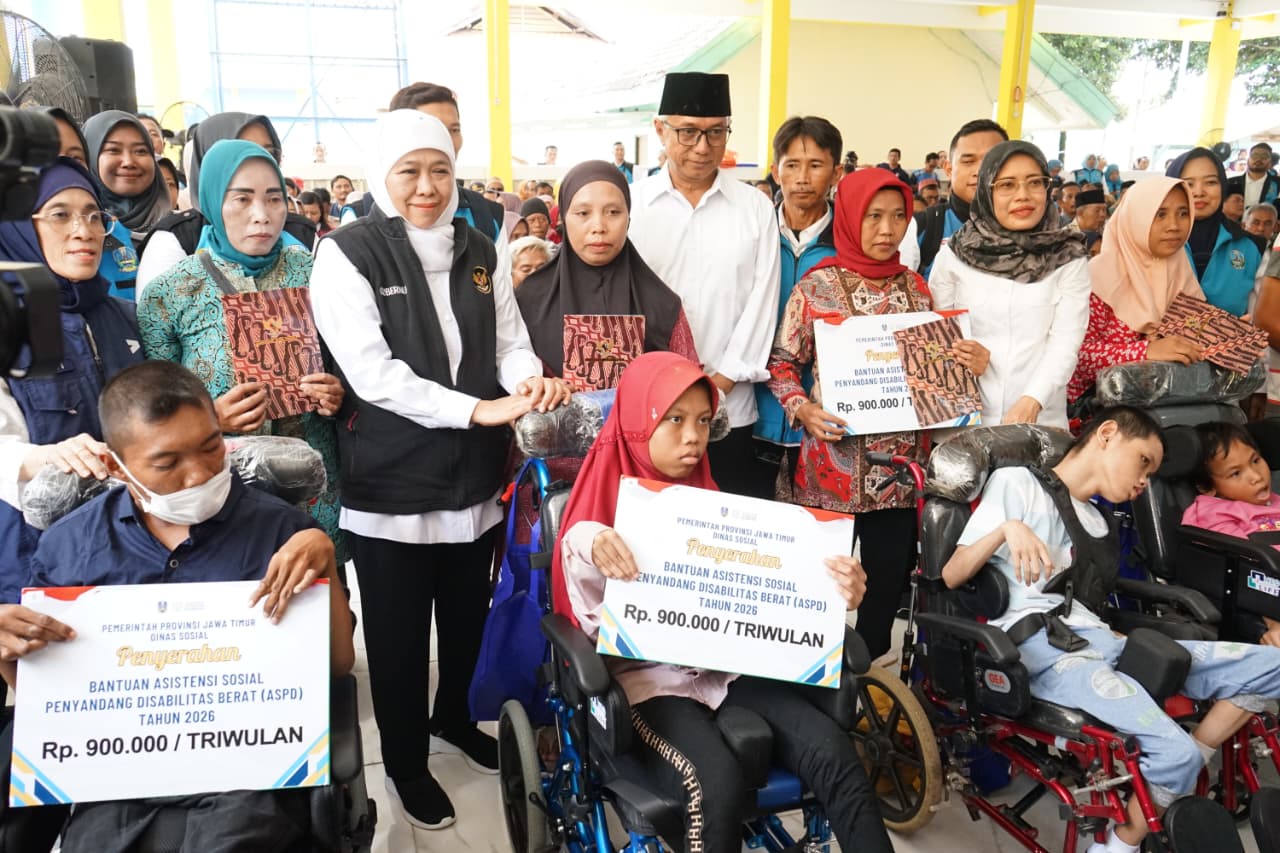 Gubernur Jatim Salurkan Progam Sapa Bansos, Perkuat Sinergi Pengentasan Kemiskinan di Kediri