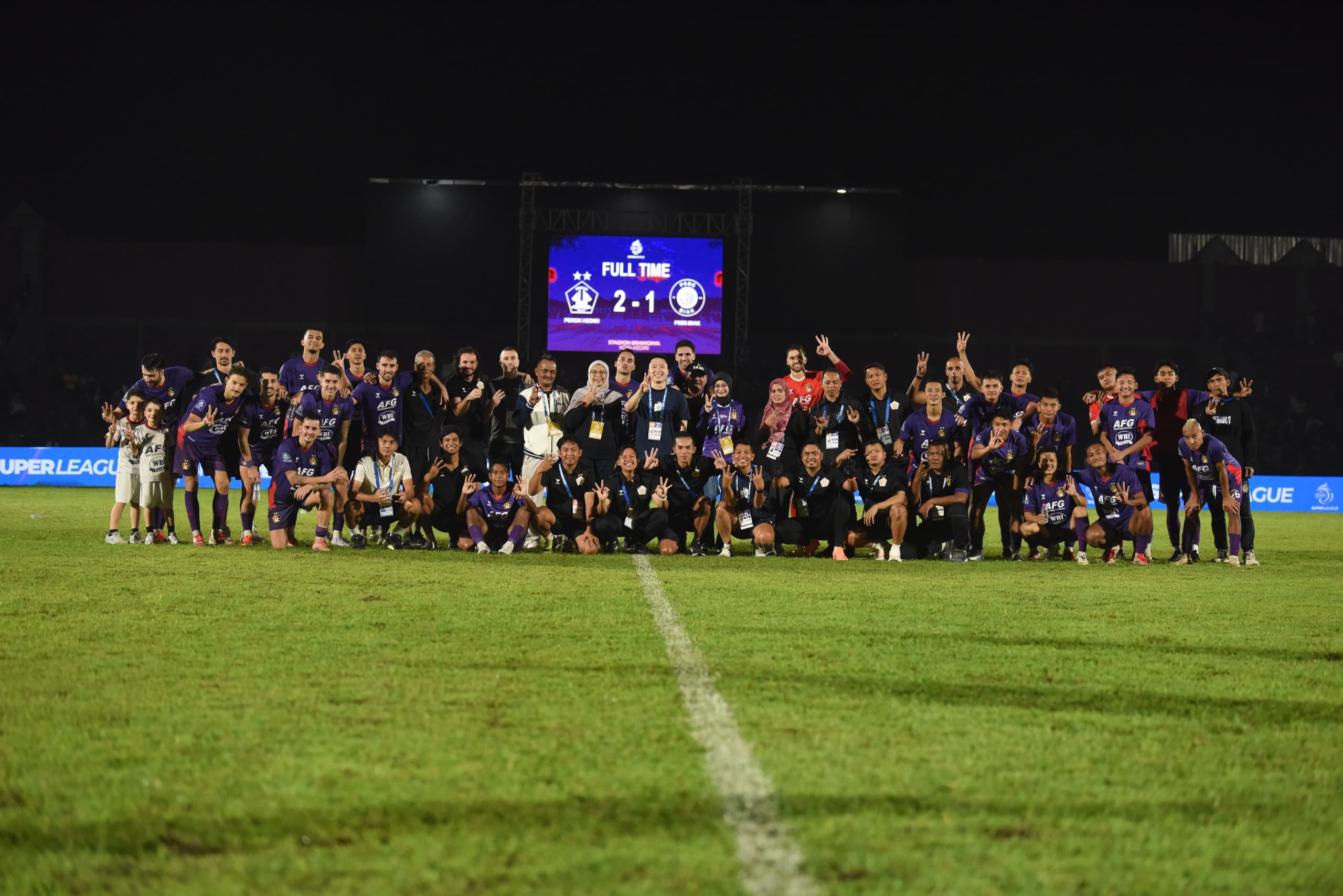 Mbak Wali Nonton Laga Persik Kediri Saat Taklukan PSBS Biak 2 – 1