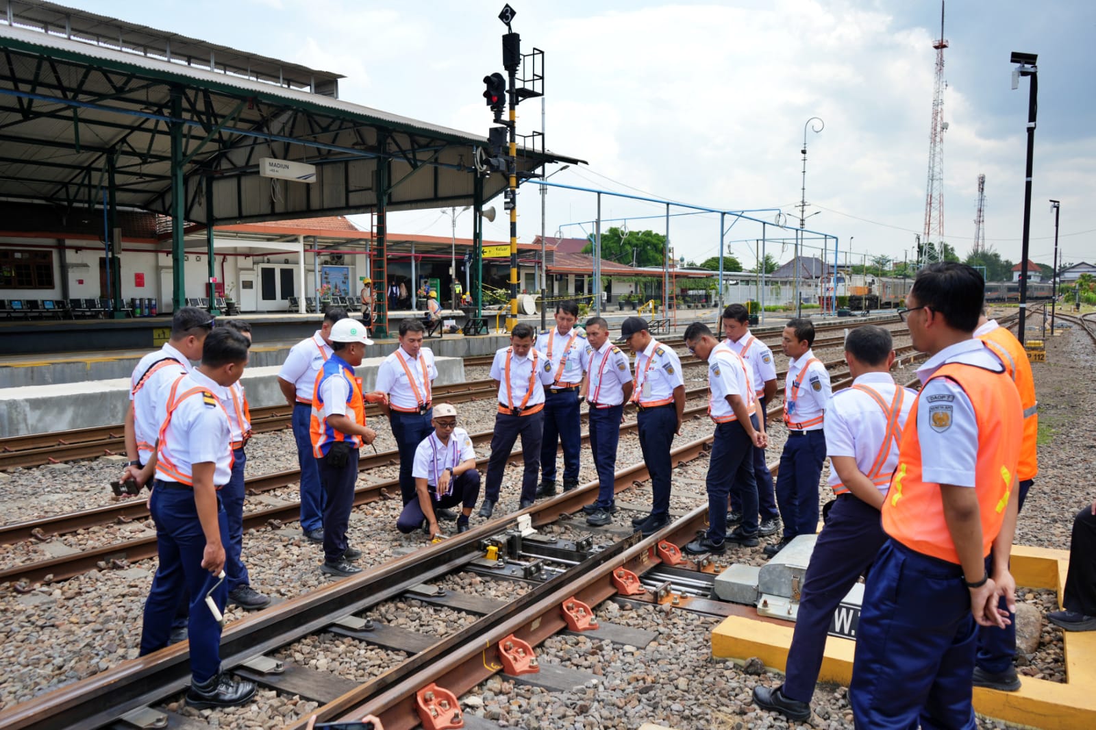 Perkuat Keselamatan Perjalanan KA, KAI Daop 7 Madiun Refresh Kompetensi PPKA