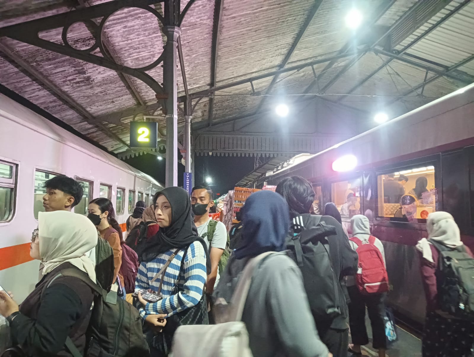 H-6 Lebaran 2026, Stasiun di Wilayah KAI Daop 7 Madiun Mulai Dipadati Pemudik