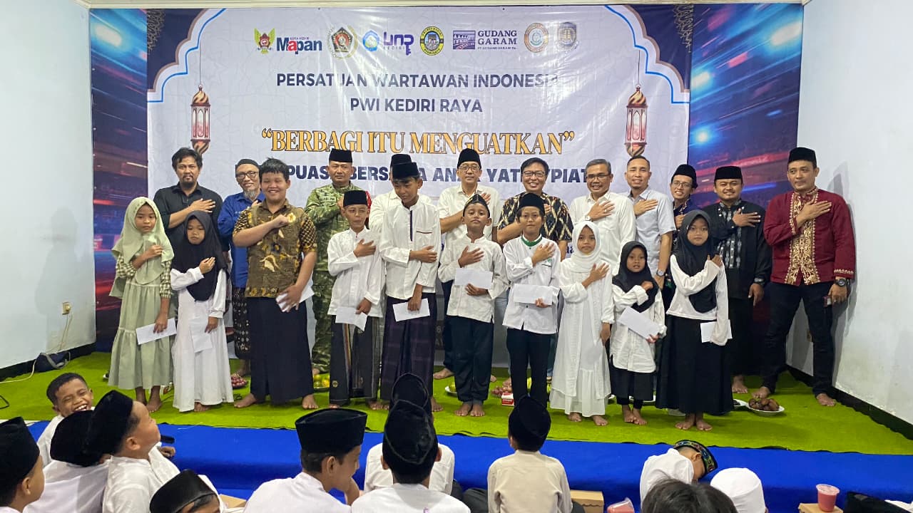HPN PWI Kediri Raya Pertegas Sisi Humanis Lewat Santunan Anak Yatim Hingga Bakti Sosial