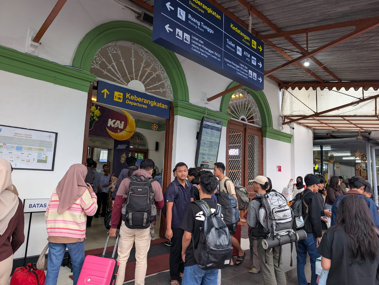 Berangkatkan 17.404 Penumpang Pada H2+1 Lebaran, Daop 7 Madiun Imbau Penumpang Bawa Bagasi Sesuai Aturan