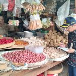 DKPP Kota Kediri Melakukan Pemantauan Harga Komoditas Pangan di Pasar Setono Betek