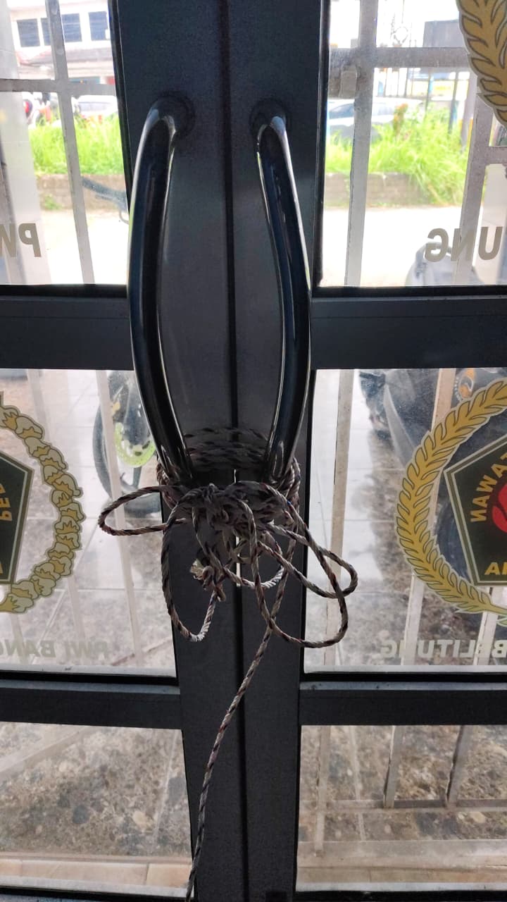 Ada Tulisan Tantangan, Kantor PWI Bangka Belitung Dirusak Orang Tak Dikenal