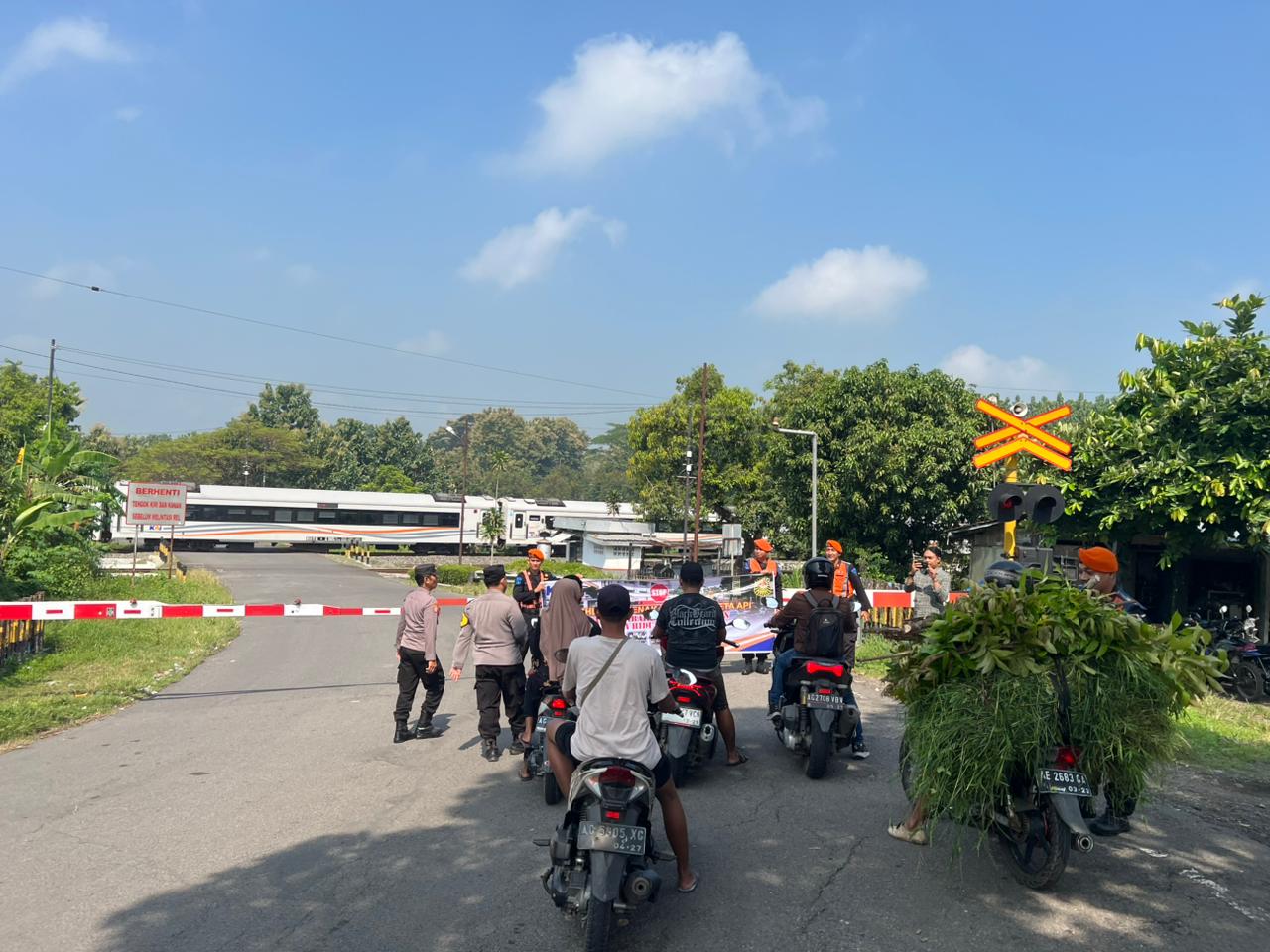 Angkutan Lebaran 2026 Berakhir, KAI Daop 7 Madiun Tetap Konsisten Jaga Keselamatan di Perlintasan Sebidang