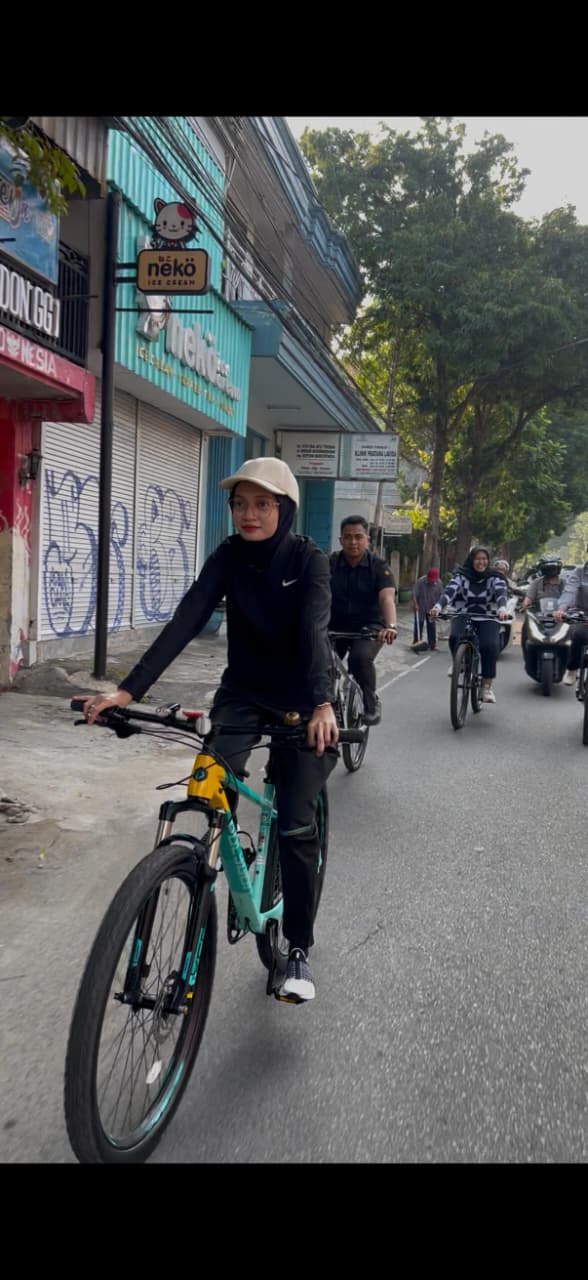 Jumat Pertama Penerapan WFH-WFO, Walikota dan Kepala OPD Bersepeda ke Kantor Pers