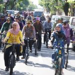 Wali Kota Kediri Peringati Hari Kartini dan Hari Bumi Dengan Keliling Kota Naik Sepeda Berkebaya