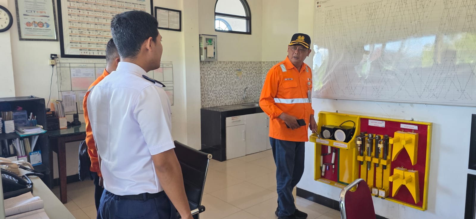 Libur May Day 2026: Belasan Ribu Penumpang Padati Stasiun di Daop 7 Madiun