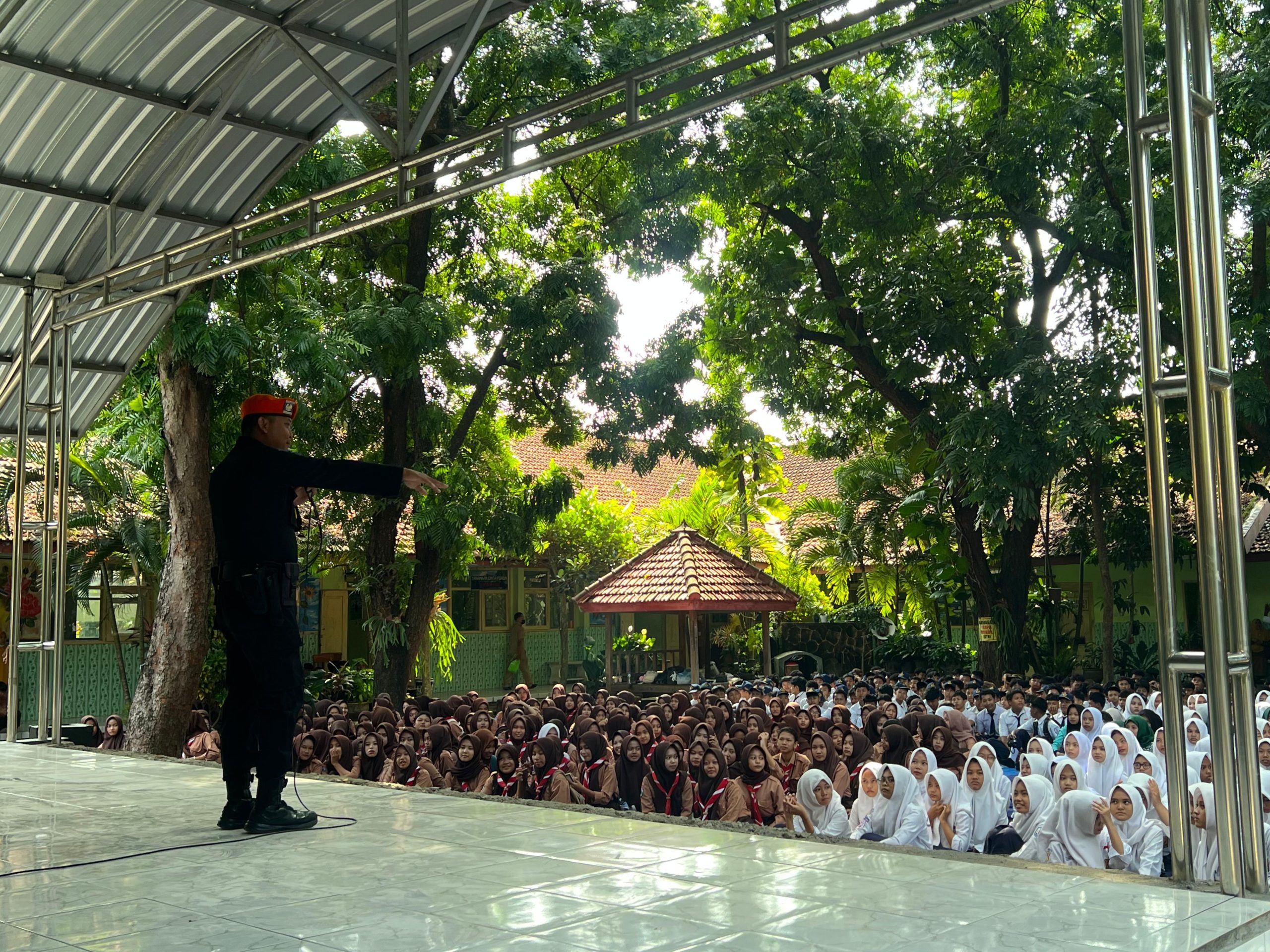 Libatkan Ratusan Pelajar di Kediri, KAI Daop 7 Sosialisasi Keselamatan di Perlintasan Sebidang dan Jalur KA