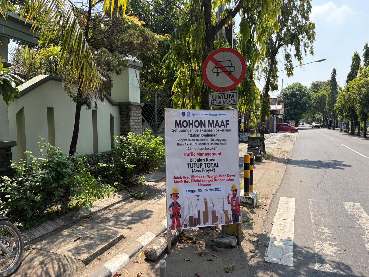 Dampak Pembangunan Drainase Proyek Jalan Tol, Sebagian Jalan Kawi Kota Kediri Ditutup Selama Tiga Minggu
