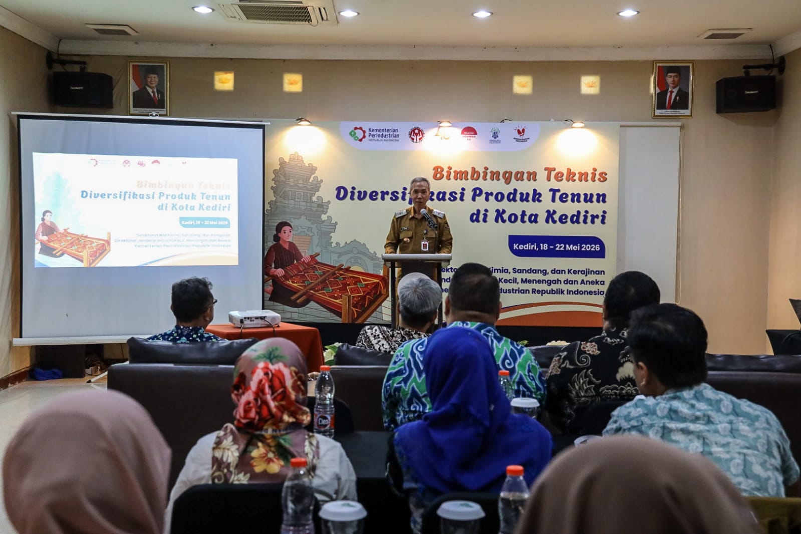 Bimtek Diversifikasi Produk Kain Tenun Ikat Kota Kediri, Siap Dobrak Pasar Internasional