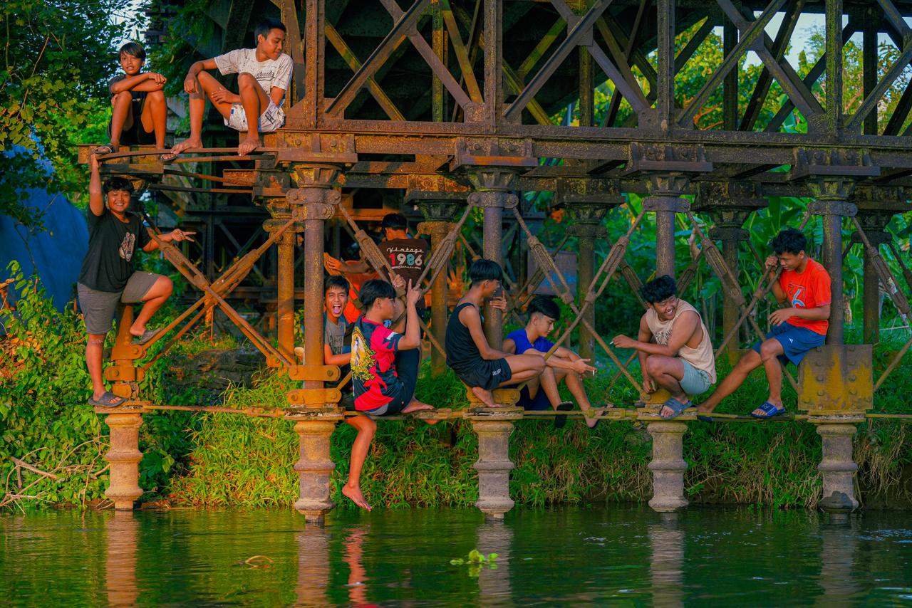 Pladu Sungai Brantas, Warga Pencari Ikan Dihimbau Utamakan Keselamatan