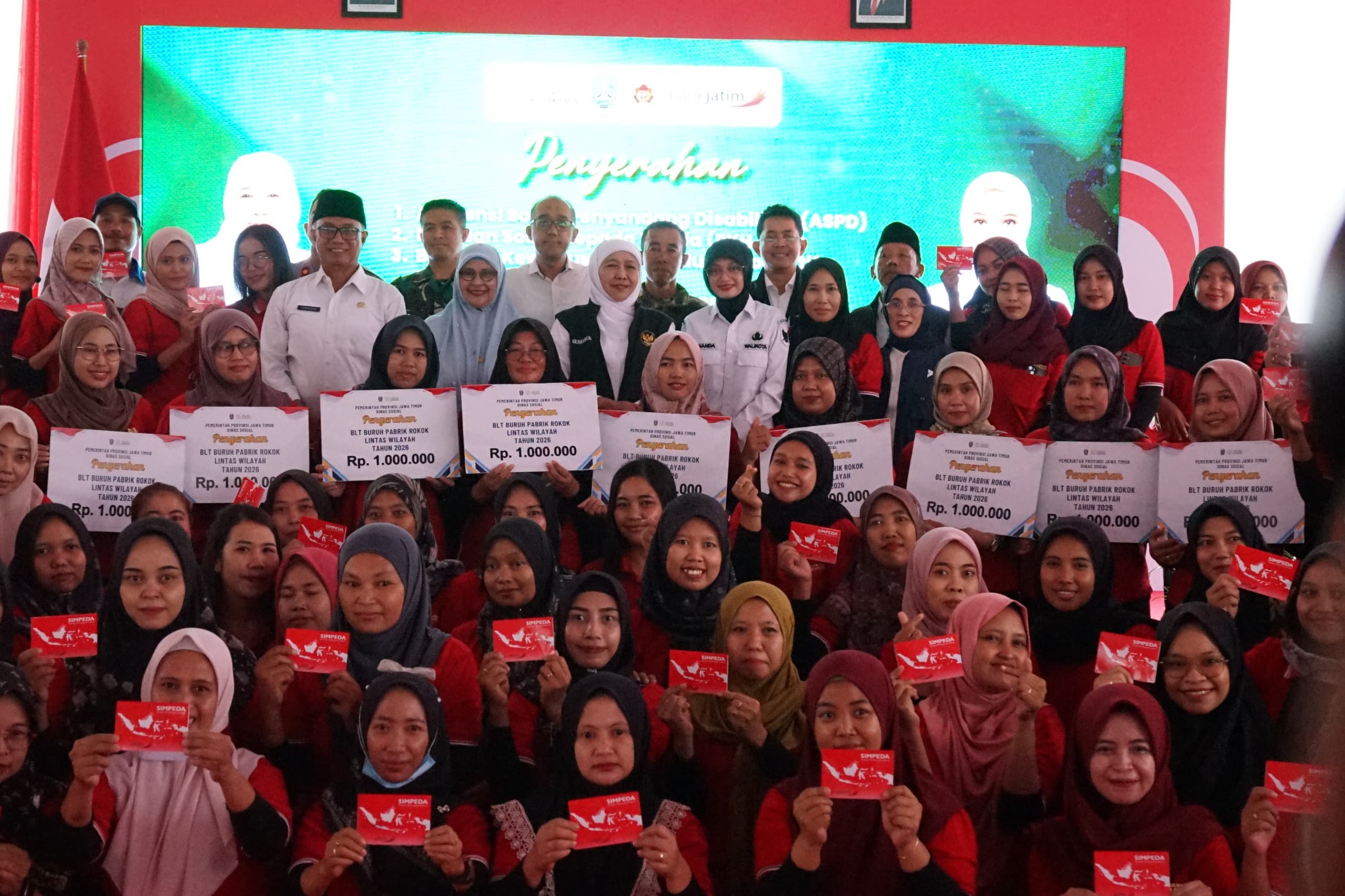 Gubernur Khofifah Serahkan Bansos Serta Tali Asih Bagi Pilar Kesejahteraan Sosial Kota Kediri