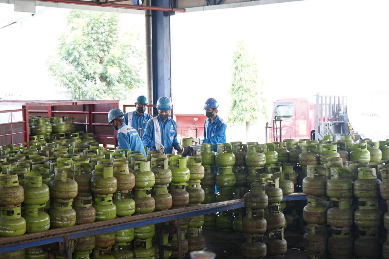 Long Weekend Hari Raya Idul Adha, Pertamina Patra Niaga Tambah 1,5 Juta Tabung LPG 3 Kg di Jatim
