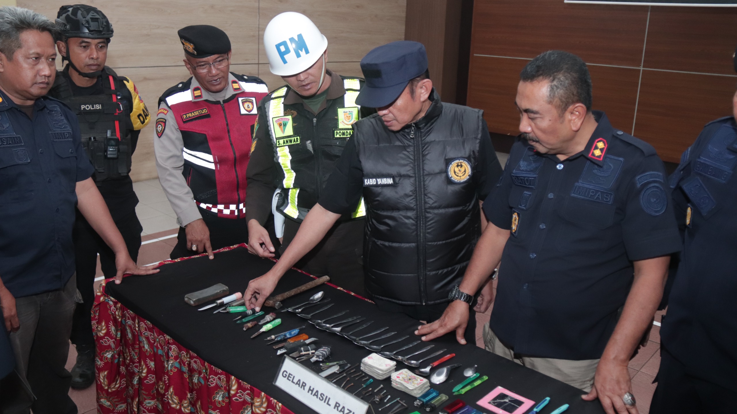 Razia Gabungan di Lapas Kediri Temukan Senjata Tajam Rakitan dan Korek Gas