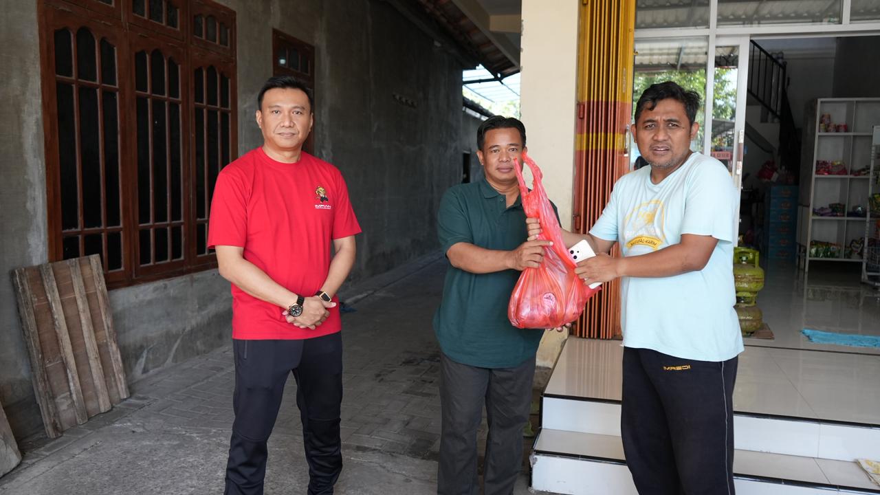 Semangat Berbagi Hari Raya Idul Adha, Kantor Imigrasi Kediri Sembelih Hewan Kurban