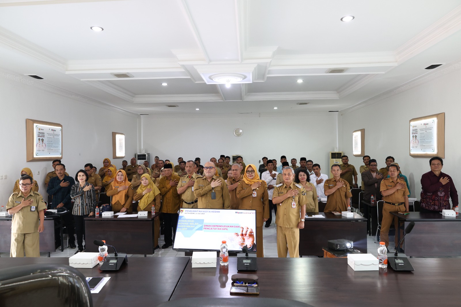 Kolaborasi Perkuat Layanan Adminduk, Dispendukcapil Sosialisasi Inovasi KELAR, KADO NIKAH dan BPP
