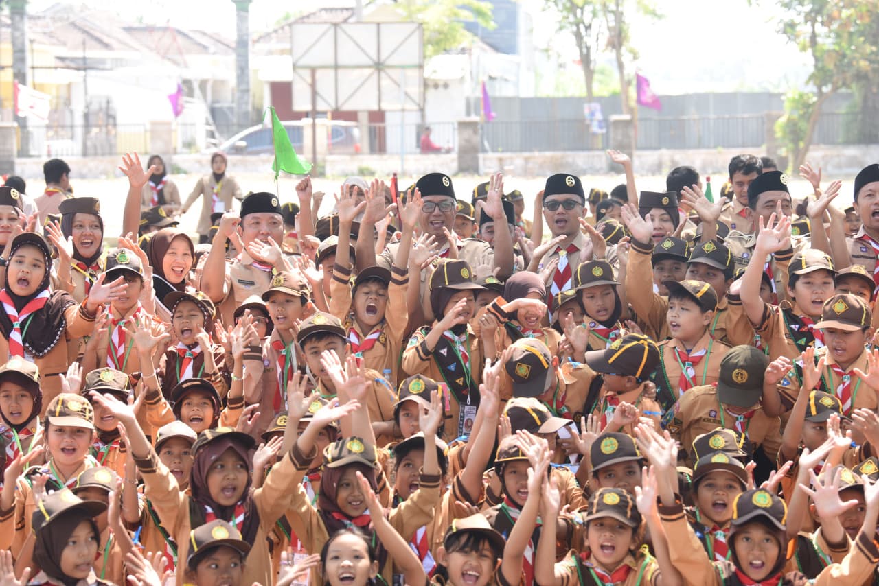 Sekitar 425 Pramuka Siaga SD dan MI Kecamatan Kota Kediri Mengikuti Apel Pembukaan Pesta Siaga Gerakan Pramuka Kwartir Ranting