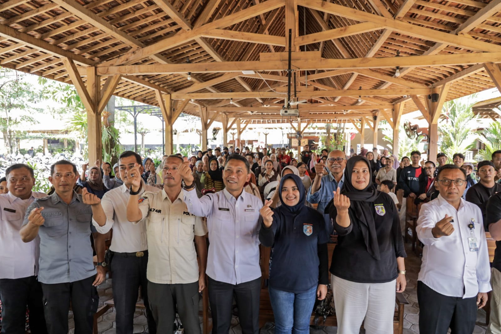 Ratusan Pedagang CFD Jl Dhoho Mengikuti Pembinaan, Wujudkan Kawasan Bebas Kendaraan Bermotor Tertib dan Berkualitas
