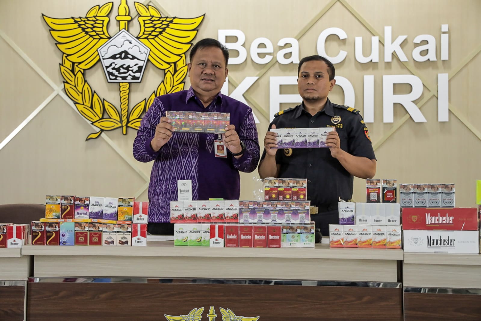 Operasi Barang Kena Cukai Ilegal, Petugas Sita 6.896 Batang Rokok Tanpa Pita Cukai