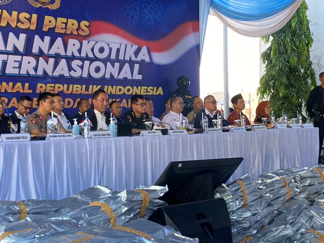 BNN Gagalkan Penyelundupan 3,37 Ton Kuncup Bunga Cannabinoid Berkedok Impor Barang