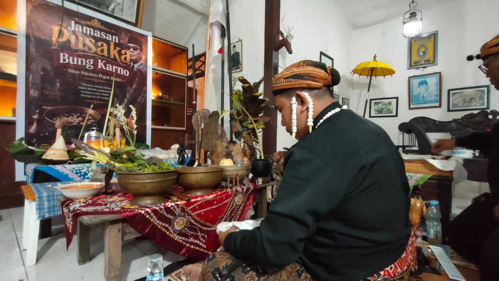 Situs Persada Soekarno Menggelar Jamasan Tombak dan Pusaka Peninggalan Bung Karno