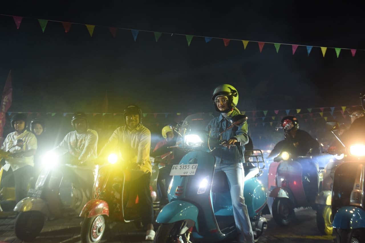 Mbak Wali Naik Vespa Riding City Tour Bersama Peserta Jambore Nasional Smallframe Indonesia