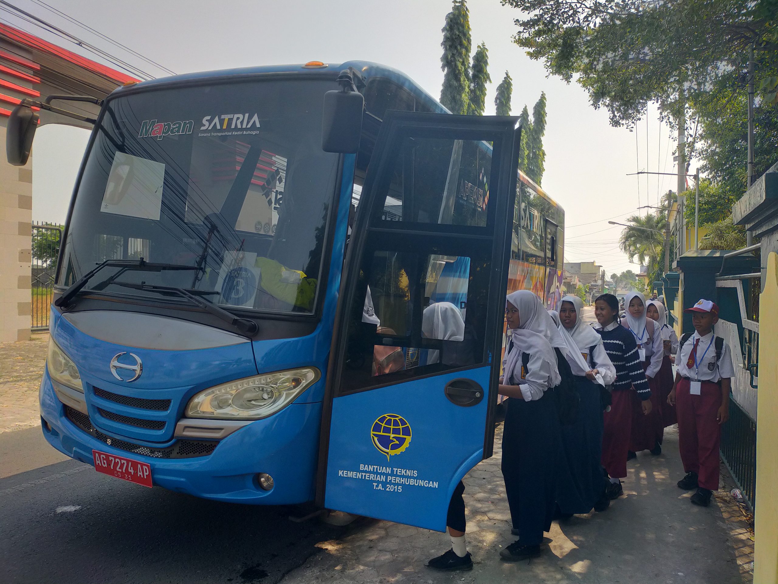 Hari Pertama Masuk Sekolah, Untuk Mobilitas Pelajar Pemkot Kediri Operasikan 5 Armada Bus Sekolah