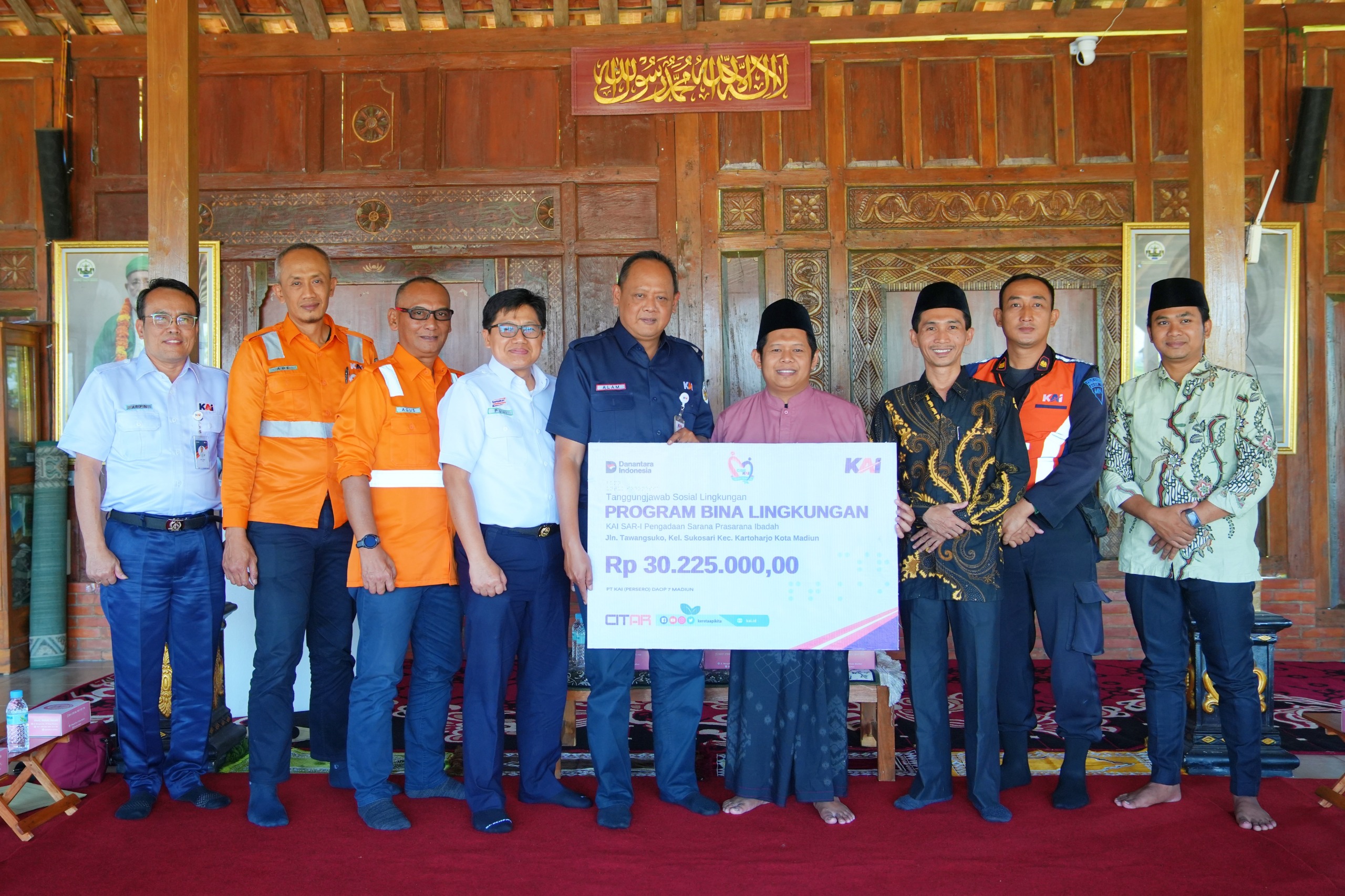 KAI Daop 7 Madiun Kembali Salurkan Bantuan TJSL Untuk Sarana Ibadah dan Pendidikan