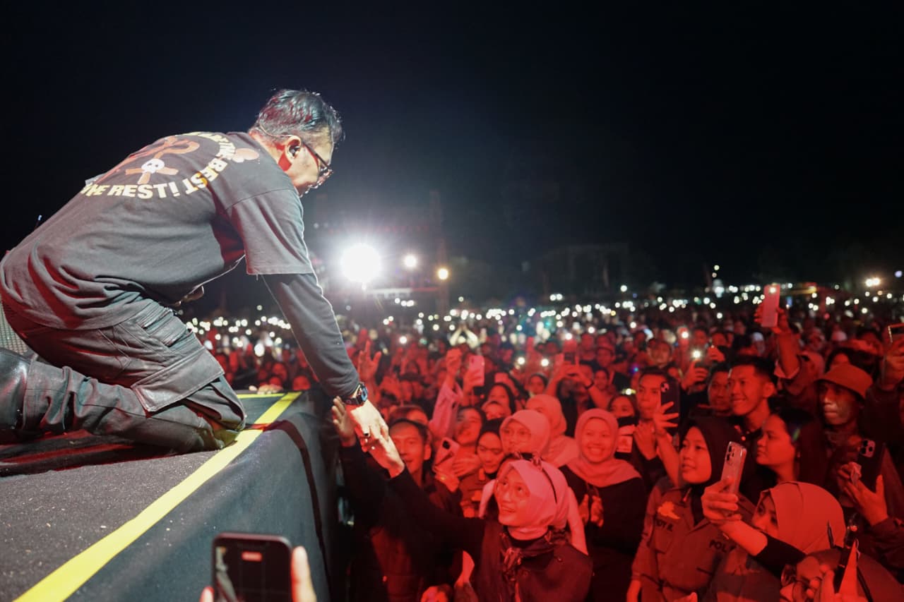 Meriahnya Konser Ari Lasso, Mbak Wali Ajak Warga Perkuat Kolaborasi Wujudkan Kota Kediri Mapan