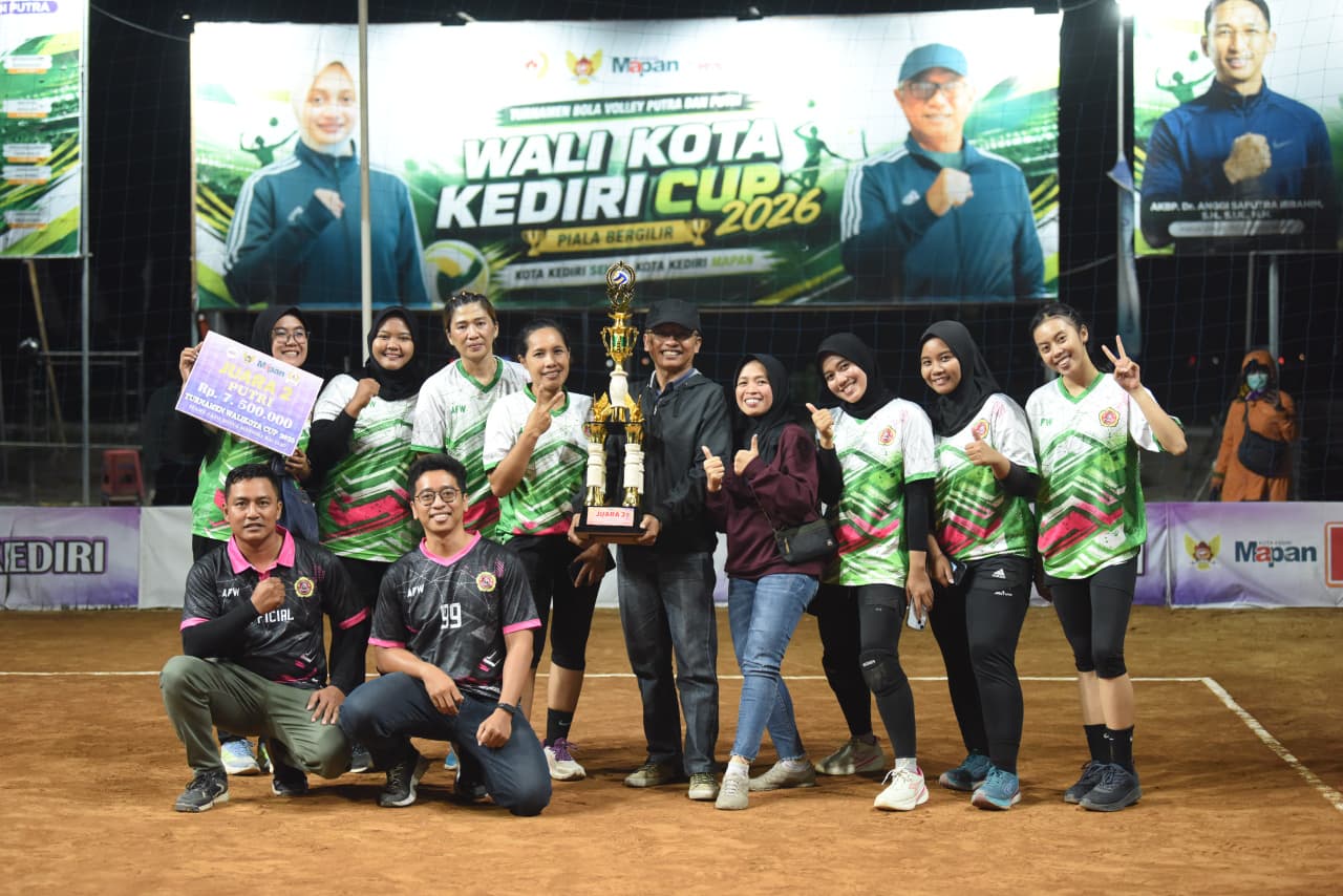 Tim Kelurahan Ngampel dan Jamsaren Juara Wali Kota Kediri Cup, Mbak Wali Menang Kalah Tetap Bersaudara