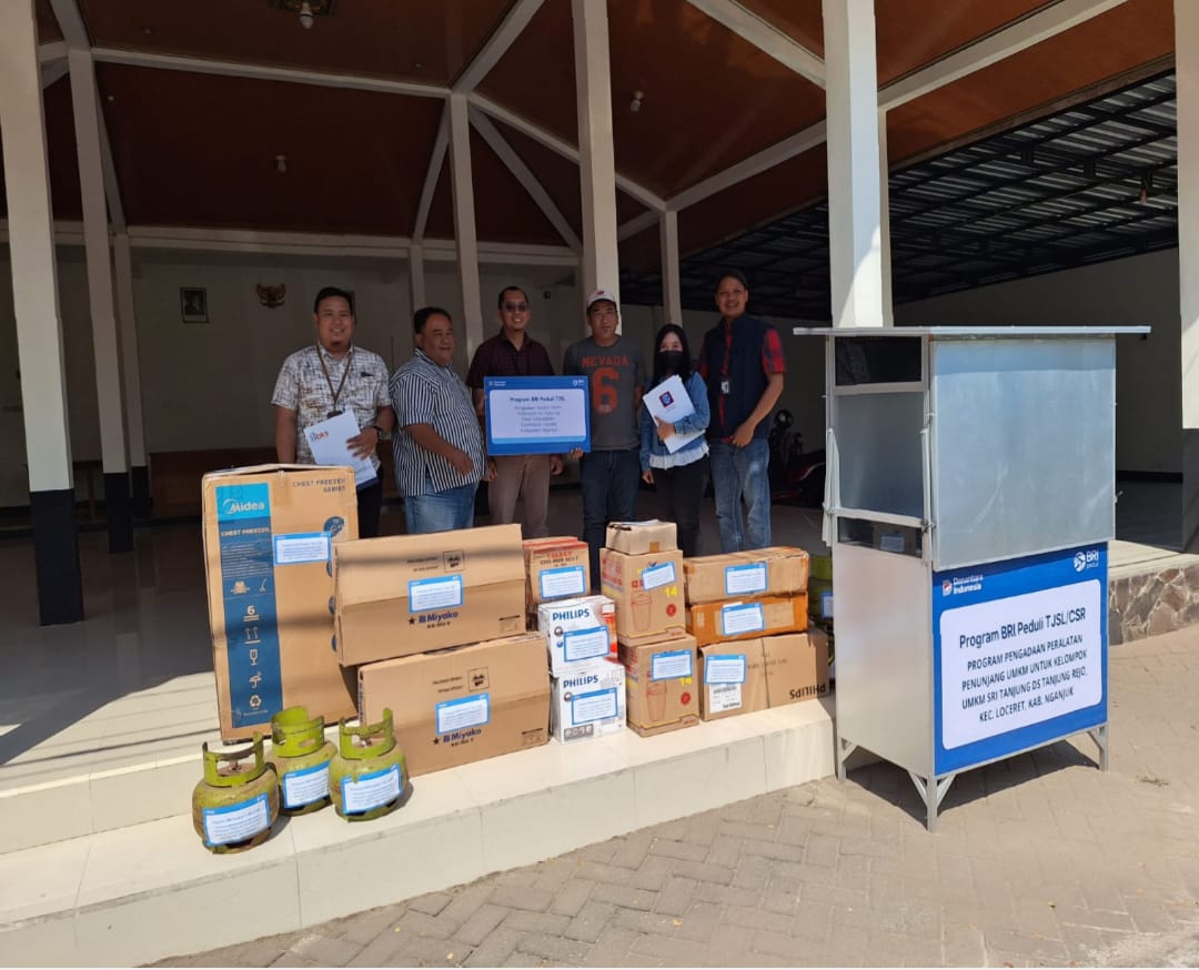 BRI Nganjuk Salurkan Bantuan Program BRI Peduli TJSL Untuk Pengadaan Sarana Usaha UMKM Sri Tanjung di Desa Tanjungrejo