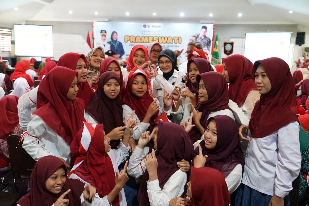 Mbak Wali Buka Sekolah Prameswati, Dorong Remaja Putri Berani Kenali Potensi dan Jangan Takut Gagal
