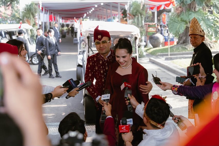 Raffi Ahmad Kenakan Pakaian Khas Kabupaten Kediri Pada Upacara HUT Kemerdekaan di Istana Negara