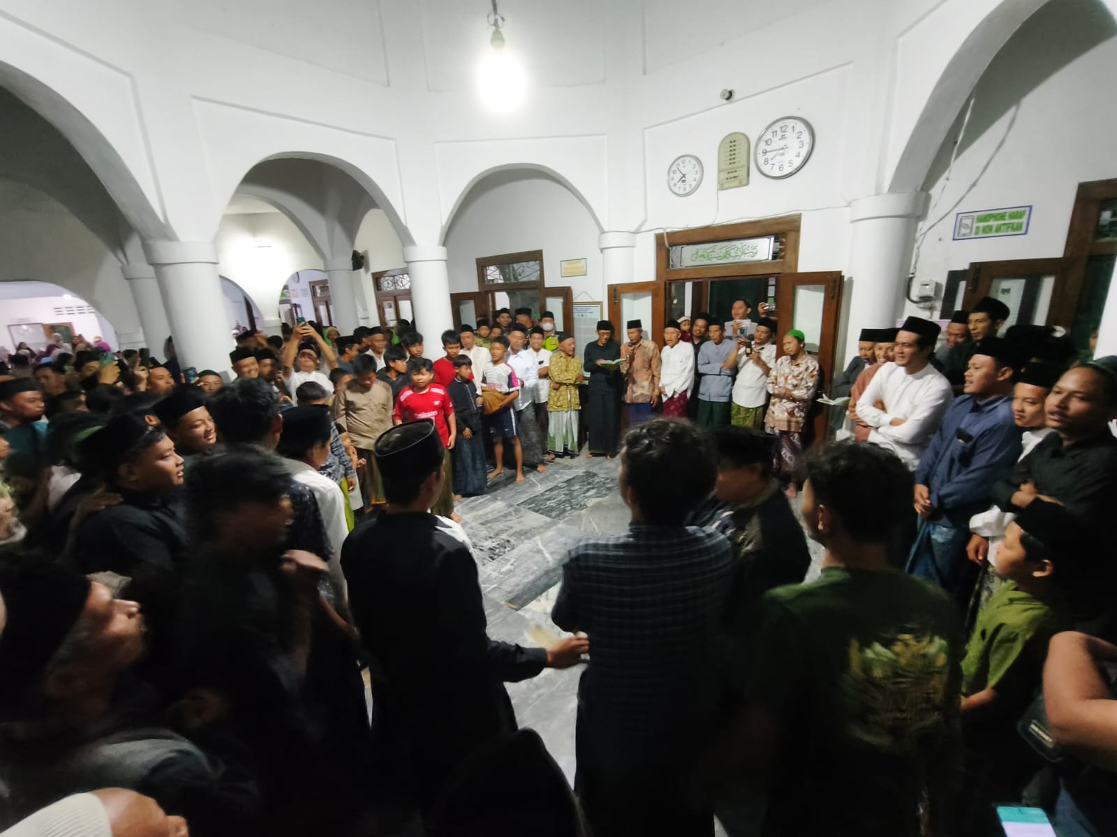 Tradisi Sebar Koin Peringatan Maulid Nabi di Masjid Wakaf Berpotensi Jadi Destinasi Wisata Religi Kota Kediri