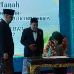 Pemkab Kediri Serahkan Sertifikat Tanah Untuk Pembangunan Hotel Haji