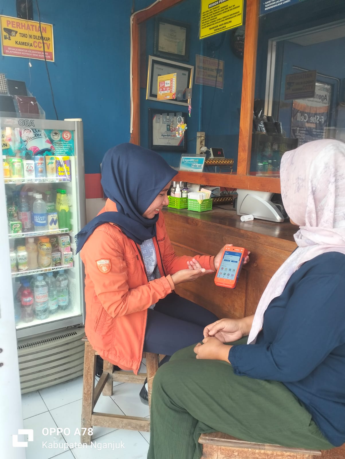 F She Cell Mobile, Sukses Bertransformasi Dari Konter Pulsa Hingga Menjadi Pahlawan Finansial Warga Sukomoro Nganjuk