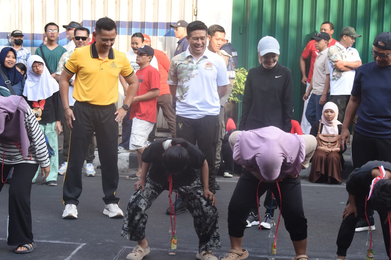 Car Free Day Jalan Dhoho Gelar Lomba Agustusan, Dimeriahkan Mbak Wali dan Pejabat Forkompimda Plus