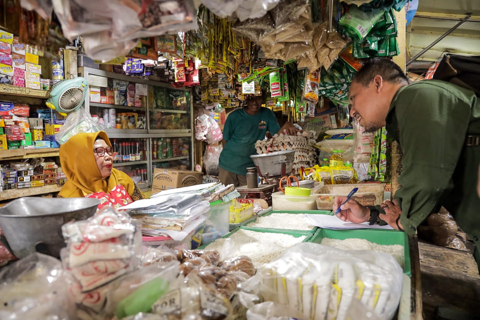 BAPANAS RI Sidak di Kota Kediri, Pastikan Harga dan Mutu Beras Aman Terkendali