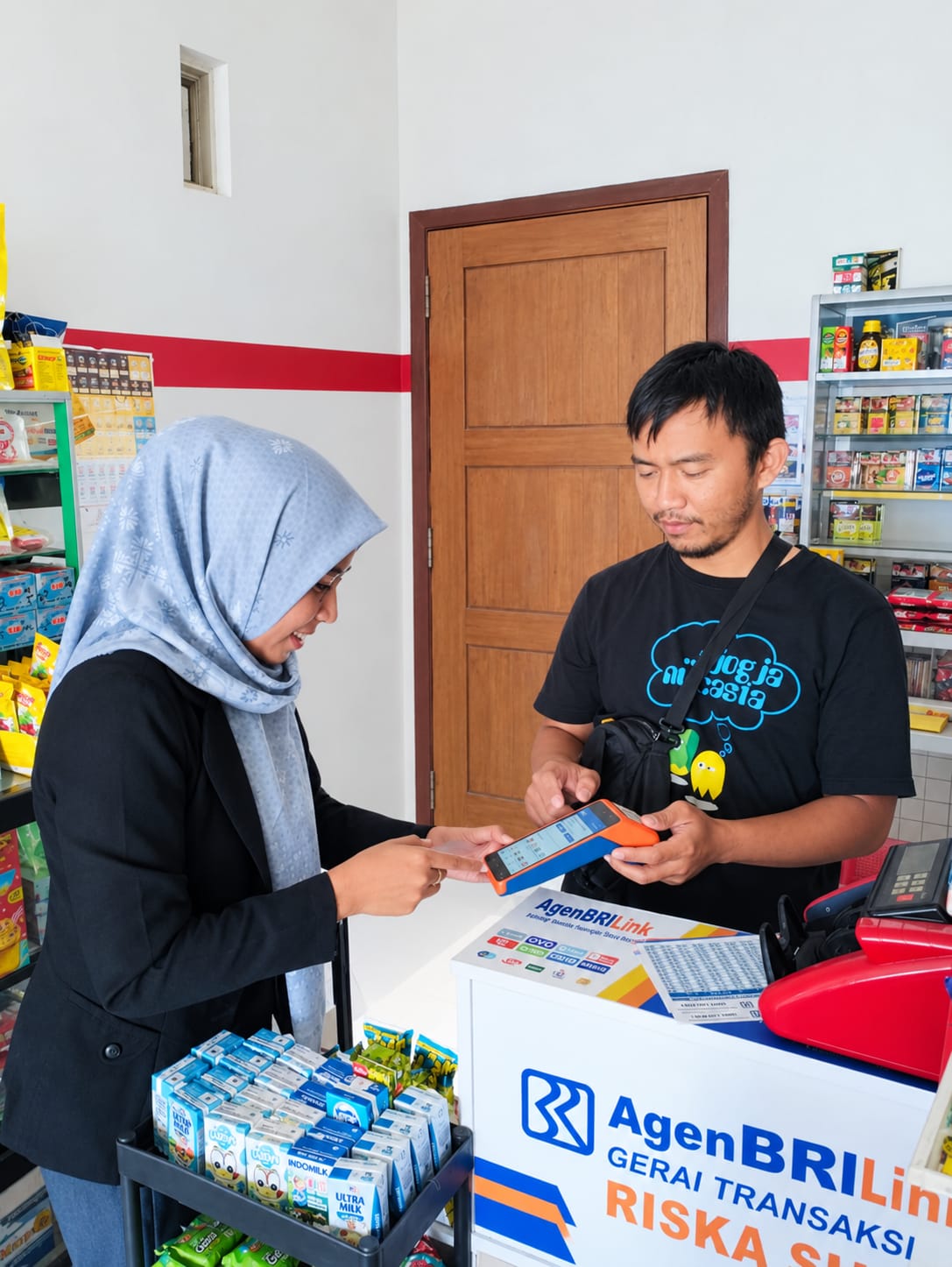 Dukungan BRI Cabang Nganjuk Melalui Agen BRILink Permudah Transaksi Masyarakat Hingga Pelosok Desa
