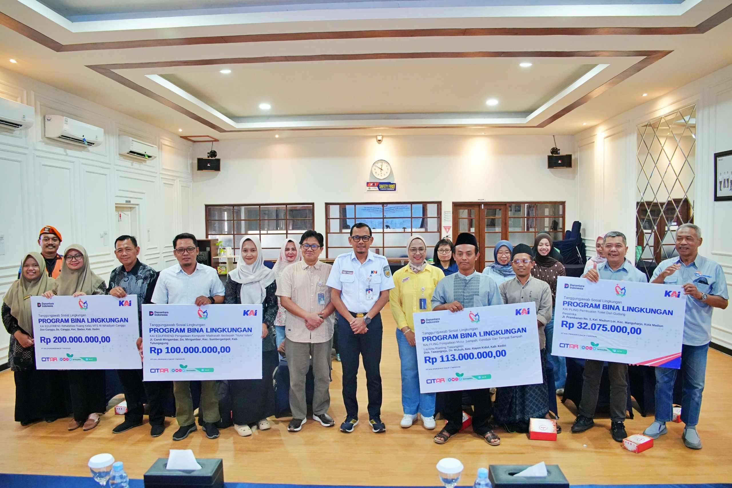 KAI Daop 7 Madiun Salurkan Bantuan TJSL Senilai Rp 445 Juta Untuk Fasilitas Pendidikan, Lingkungan dan Sosial