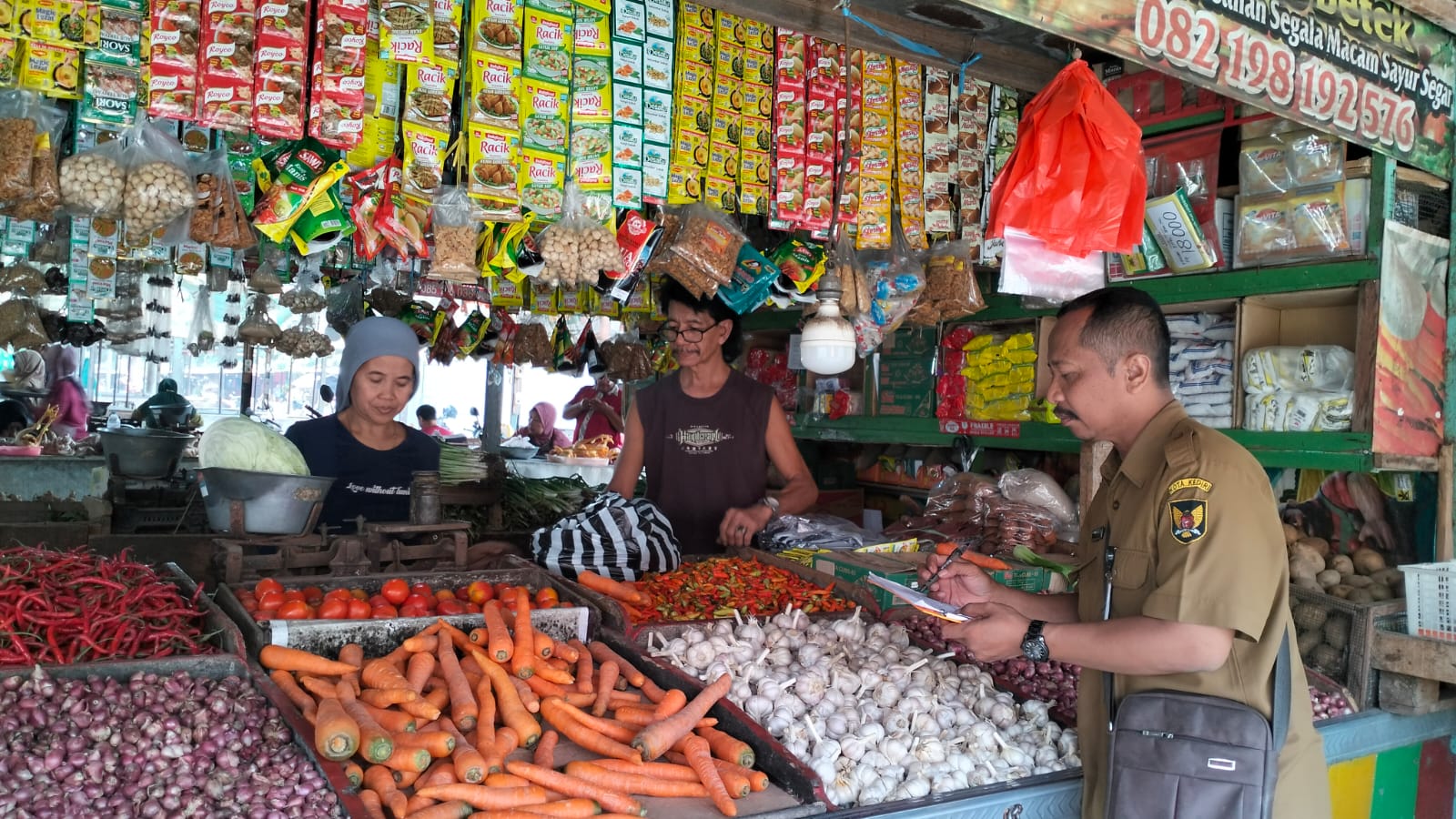 Pantauan Harga Komoditas di Pasar Setono Betek, Minyak Goreng Curah dan Cabe Rawit Mulai Naik