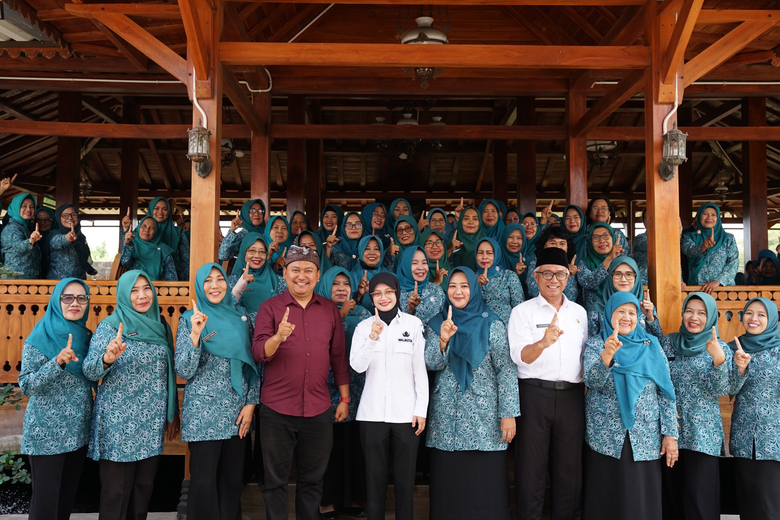 Mbak Wali Buka TOT Pusat Pembelajaran Keluarga, Perkuat Peran Tim Penggerak PKK Kota Kediri Wujudkan Keluarga Ramah Anak